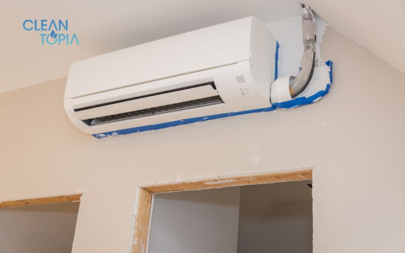 Tự rửa khay nước ngưng máy lạnh để tránh tình trạng rò rỉ