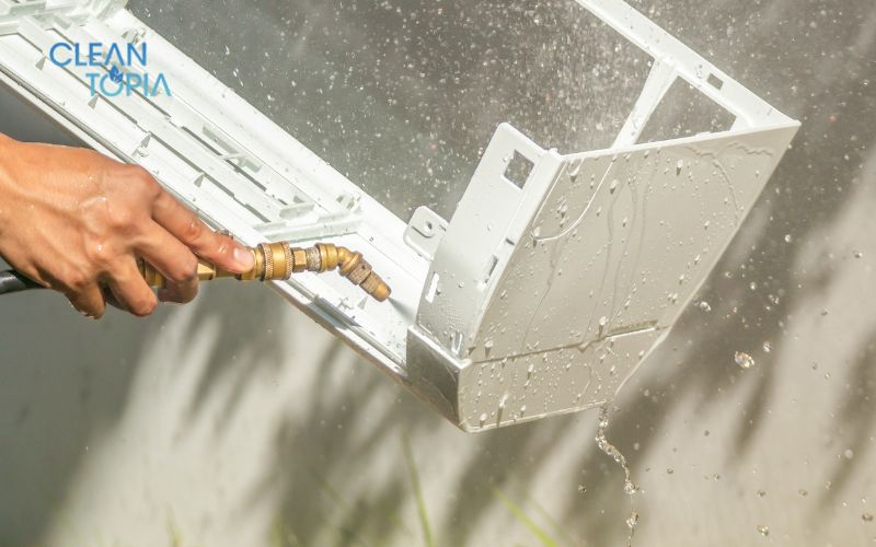 vệ sinh và bảo trì máy lạnh